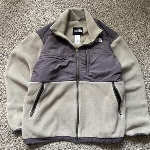 The North Face® Retro Denali Jacket color Smokey brown size L